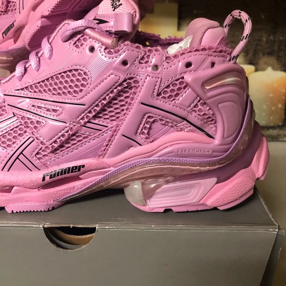 Balenciaga Runner Track Trainer Sneaker Low-Top Women Size 6 Light Pink Black - Picture 9 of 11